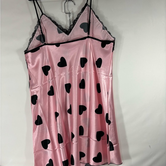 Pink Satin Chemise Nighty with Black Hearts and Black Lace XL NIP - Picture 2 of 6